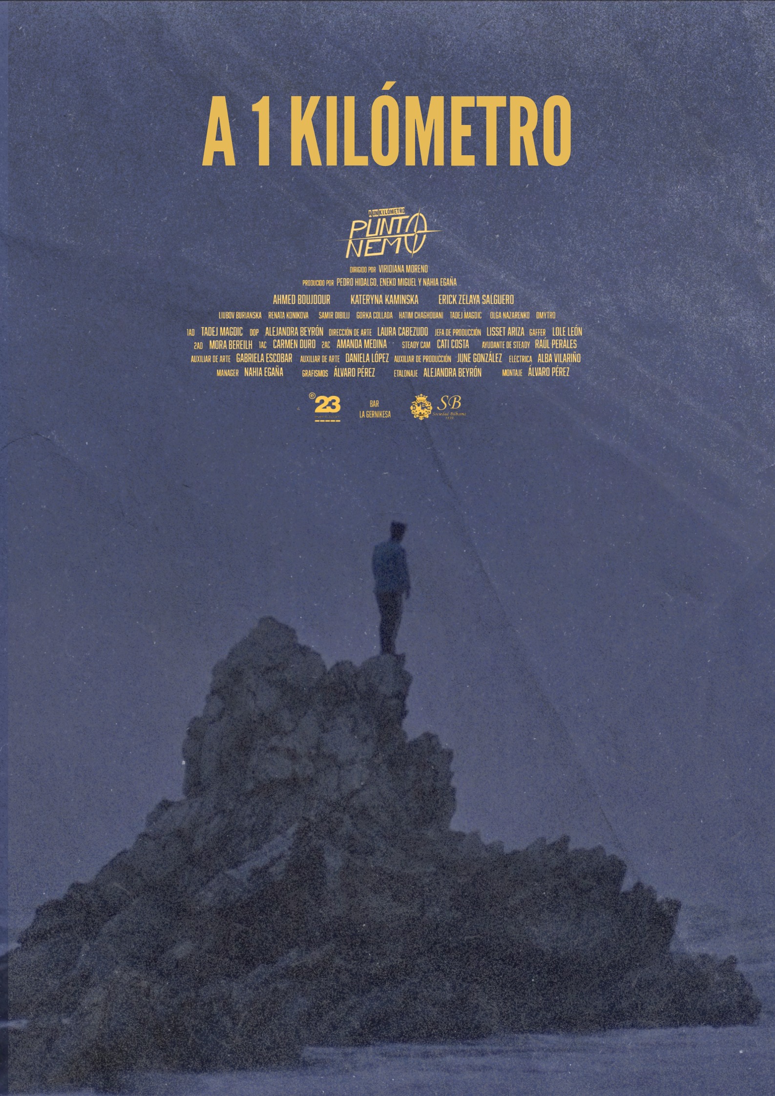 A 1 KILÓMETRO | Cartel | Lack of Coffee Studio